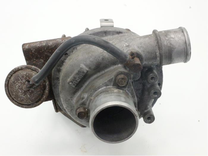 Turbo from a Renault Master III (FD/HD) 3.0 dCi 16V 140 2008