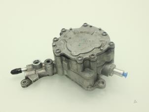 Usados Bomba de gasolina mecánica Audi A3 (8P1) 1.9 TDI Precio € 60,50 IVA incluido ofrecido por Brus Motors BV