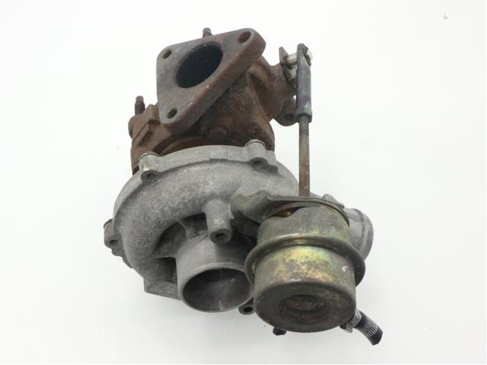 Turbo from a Volkswagen Polo IV (9N1/2/3) 1.4 TDI 75 2004