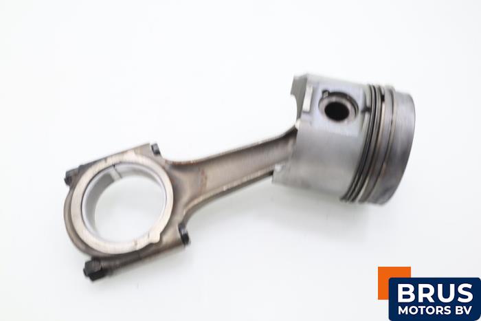 Używane Korbowód Peugeot Partner 1.9D 4x4 Cena € 90,75 Z VAT oferowane przez Brus Motors BV