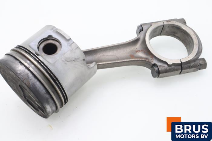 Używane Korbowód Peugeot Partner 1.9D 4x4 Cena € 90,75 Z VAT oferowane przez Brus Motors BV