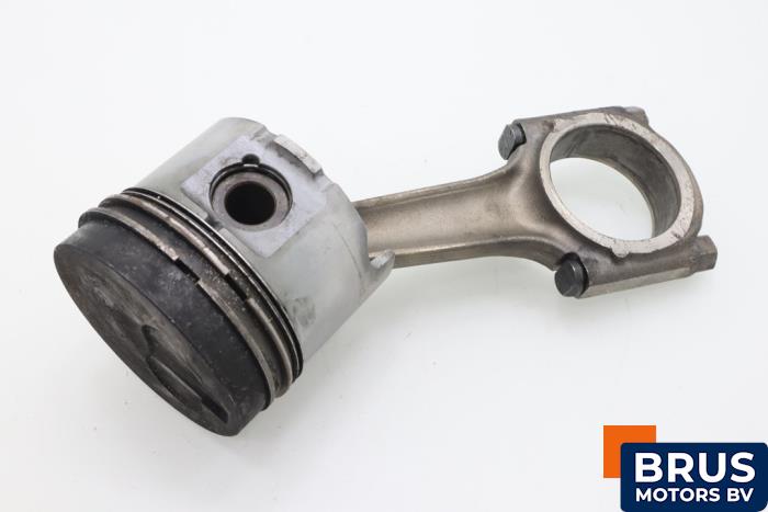 Używane Korbowód Peugeot Partner 1.9D 4x4 Cena € 90,75 Z VAT oferowane przez Brus Motors BV