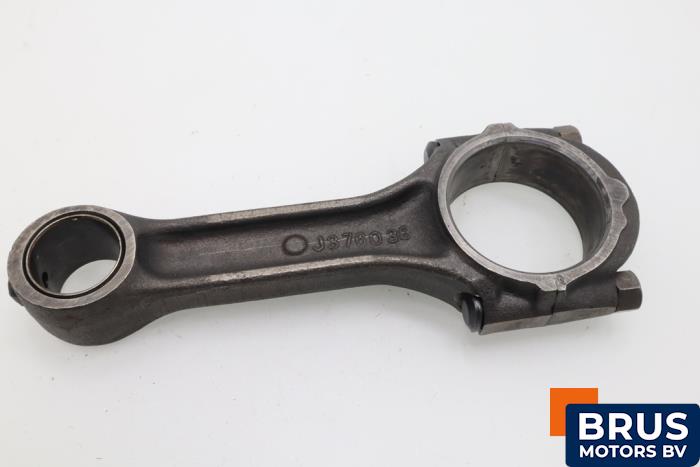 Usagé Bielle Hyundai H-100 2.5 Diesel Prix € 90,75 Prix TTC proposé par Brus Motors BV