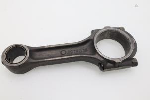 Used Connecting rod Hyundai H-100 2.5 Diesel Price € 90,75 Inclusive VAT offered by Brus Motors BV