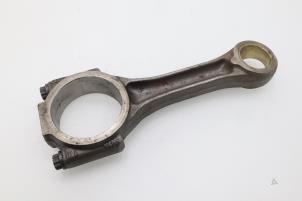 Used Connecting rod Volkswagen Sharan (7M8/M9/M6) 1.9 TDI 130 Price € 90,75 Inclusive VAT offered by Brus Motors BV