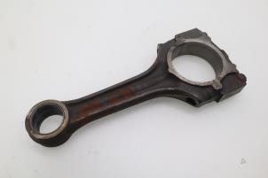 Used Connecting rod Mercedes E Combi diesel (S124) 2.5 250 TD Price € 90,75 Inclusive VAT offered by Brus Motors BV