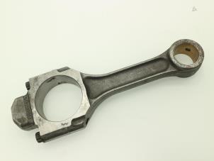New Connecting rod Volkswagen Transporter/Caravelle T4 1.9 TD Price € 121,00 Inclusive VAT offered by Brus Motors BV