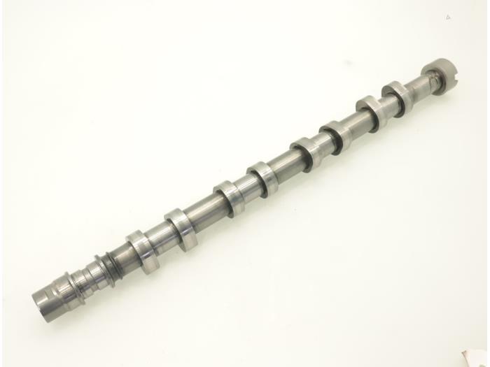 Camshaft from a Renault Master III (FD/HD) 2.5 dCi 16V 100 2010