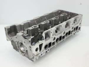 Used Cylinder head Mercedes C (W203) 2.2 C-220 CDI 16V Price € 363,00 Inclusive VAT offered by Brus Motors BV