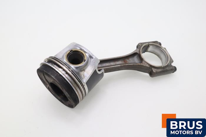 Usados Biela Volkswagen Polo IV (9N1/2/3) 1.4 TDI 80 Precio € 90,75 IVA incluido ofrecido por Brus Motors BV