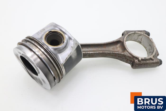 Usados Biela Volkswagen Polo IV (9N1/2/3) 1.4 TDI 80 Precio € 90,75 IVA incluido ofrecido por Brus Motors BV