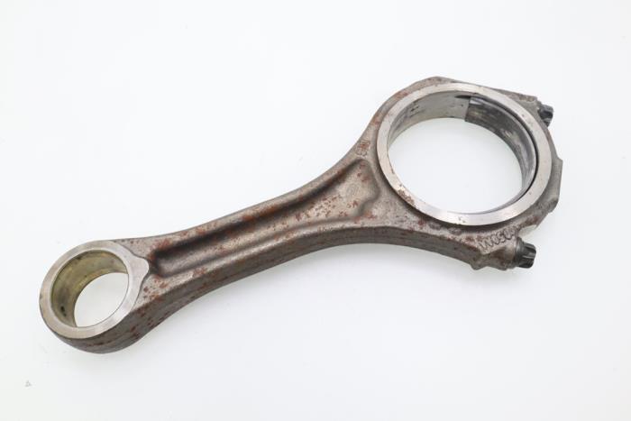 Connecting rod from a Audi A6 Allroad Quattro (C6) 3.0 TDI V6 24V 2006