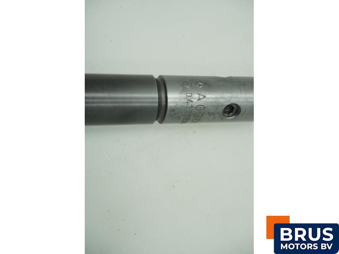 Usagé Injecteurs Mercedes Sprinter 4/5t (904/905) 412 D 4x4 Prix € 60,50 Prix TTC proposé par Brus Motors BV