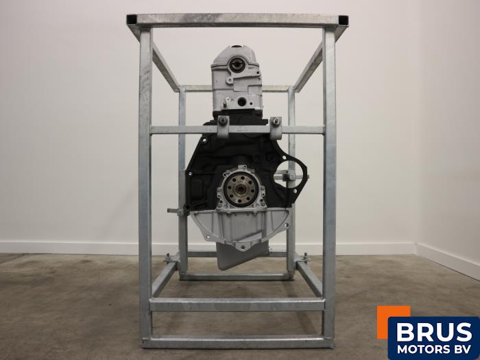 Motor van een Volkswagen LT II 28/35/46 2.5 TDi 2006