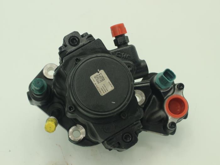 Mechanical fuel pump from a Fiat Scudo (270) 2.0 D Multijet 4x4 2014