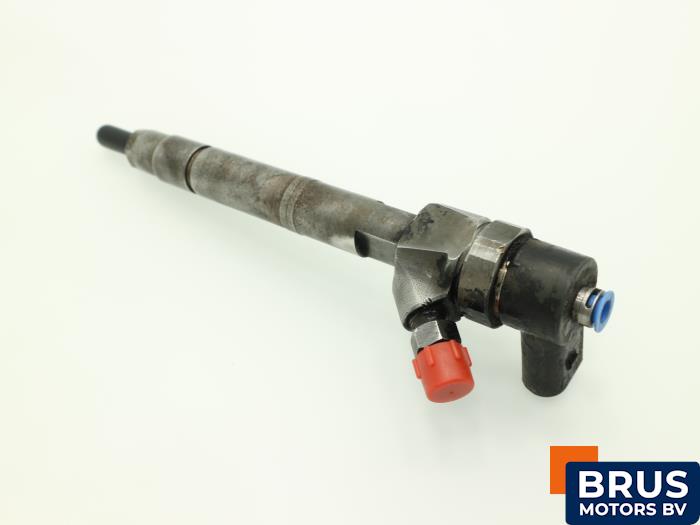 Usagé Injecteurs Mercedes C (W202) 2.2 C-220 CDI 16V Prix € 151,25 Prix TTC proposé par Brus Motors BV