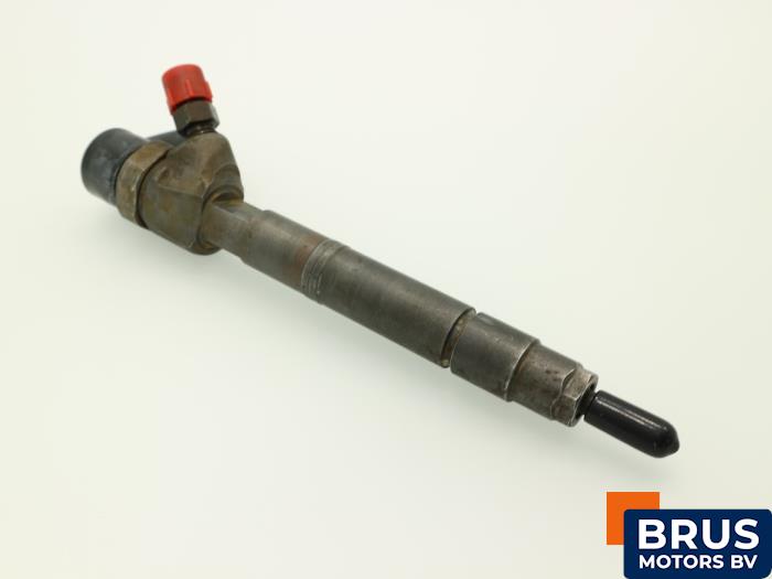 Usagé Injecteurs Mercedes C (W202) 2.2 C-220 CDI 16V Prix € 151,25 Prix TTC proposé par Brus Motors BV