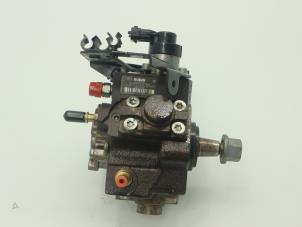 Used Mechanical fuel pump Peugeot 308 (4A/C) 1.6 HDiF 16V Price € 90,75 Inclusive VAT offered by Brus Motors BV