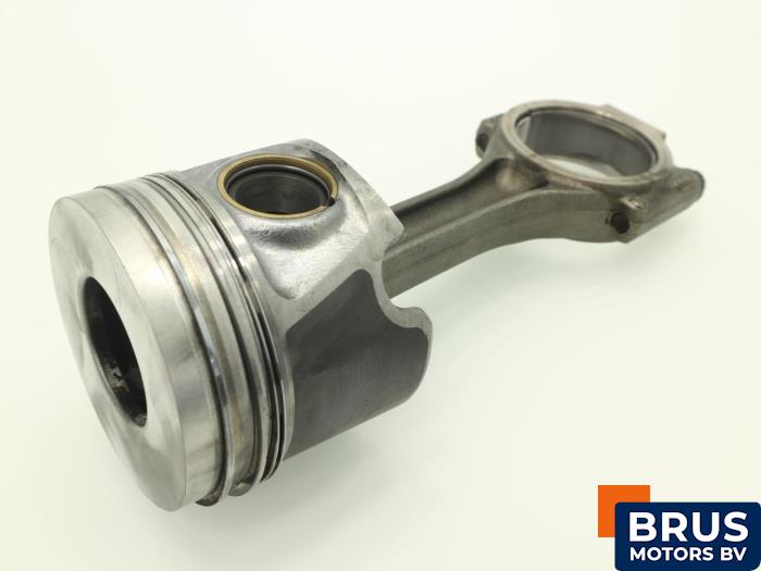 Usagé Bielle Audi A4 (B7) 2.0 TDI 16V Prix € 90,75 Prix TTC proposé par Brus Motors BV