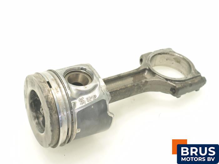 Usagé Bielle Nissan Qashqai (J10) 2.0 dCi Prix € 90,75 Prix TTC proposé par Brus Motors BV
