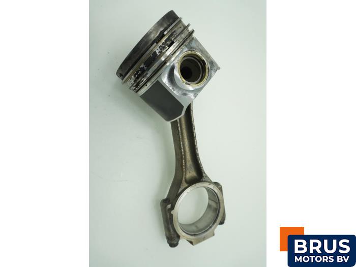 Usagé Bielle Seat Leon (1P1) 2.0 TDI DPF Prix € 90,75 Prix TTC proposé par Brus Motors BV