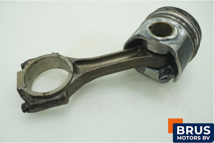 Usagé Bielle Seat Leon (1P1) 2.0 TDI DPF Prix € 90,75 Prix TTC proposé par Brus Motors BV
