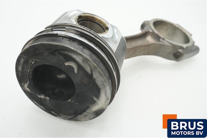 Usagé Bielle Seat Leon (1P1) 2.0 TDI DPF Prix € 90,75 Prix TTC proposé par Brus Motors BV