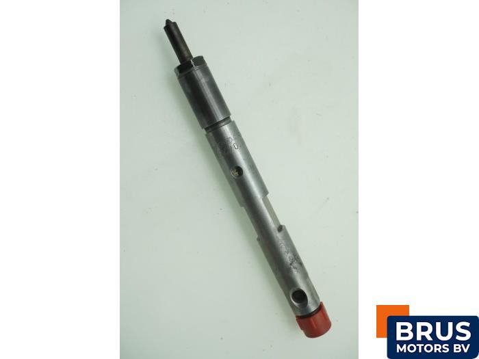 Usagé Injecteurs Mercedes Sprinter 4/5t (904/905) 412 D 4x4 Prix € 60,50 Prix TTC proposé par Brus Motors BV