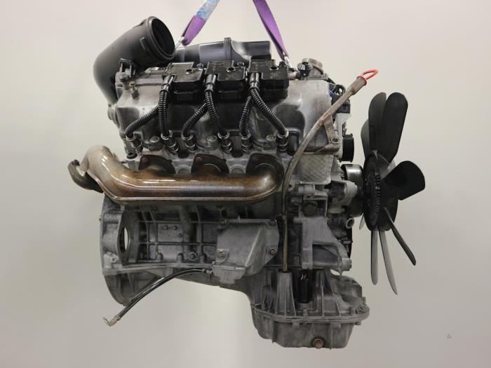 Motor van een Mercedes-Benz ML I (163) 320 3.2 V6 18V Autom. 2000