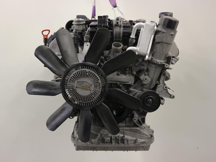 Motor van een Mercedes-Benz ML I (163) 320 3.2 V6 18V Autom. 2000