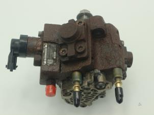 Używane Mechaniczna pompa paliwa Renault Master III (ED/HD/UD) 2.5 dCi 150 FAP Cena € 181,50 Z VAT oferowane przez Brus Motors BV