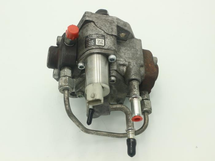 Mechanical fuel pump from a Opel Astra J (PC6/PD6/PE6/PF6) 1.7 CDTi 16V 110 2015