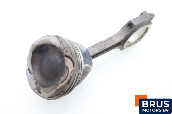 Usados Biela Volvo V40 (MV) 1.6 T4 GTDi 16V AWD Precio € 90,75 IVA incluido ofrecido por Brus Motors BV