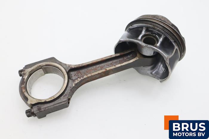 Usados Biela Volvo V40 (MV) 1.6 T4 GTDi 16V AWD Precio € 90,75 IVA incluido ofrecido por Brus Motors BV