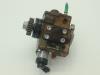 Mechanical fuel pump from a Renault Trafic New (EL) 2.0 dCi 16V 115 2010