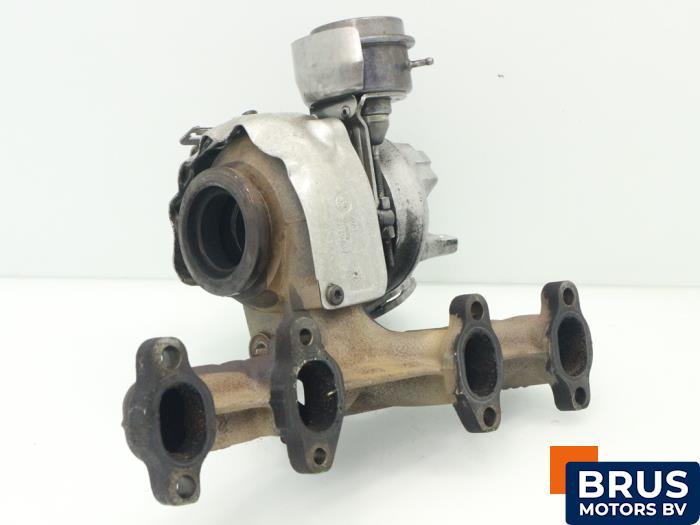 Turbo d'un Volkswagen Caddy Combi III (2KB,2KJ) 1.9 TDI 2009