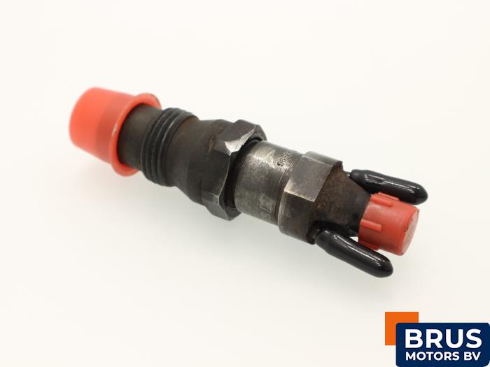 Usagé Injecteurs Volkswagen Transporter/Caravelle T4 1.9 TD Prix € 60,50 Prix TTC proposé par Brus Motors BV