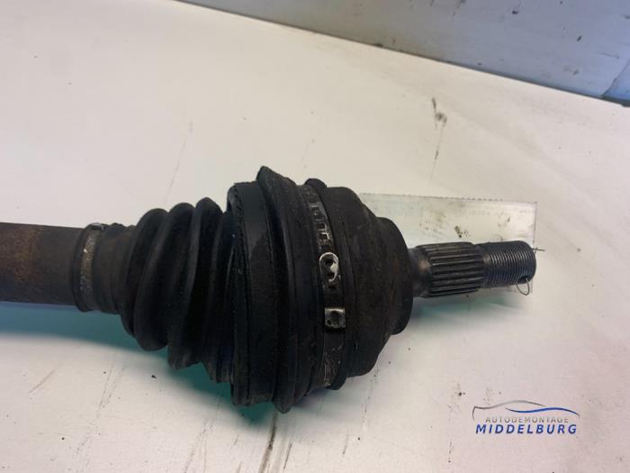 Front drive shaft, right from a Nissan Kubistar (F10) 1.5 dCi 65 2003