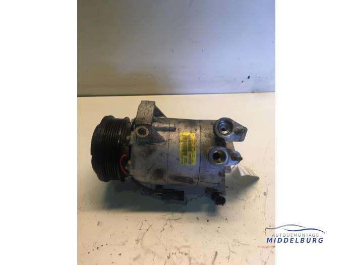 Usagé Pompe clim Ford Tourneo Connect/Grand Tourneo Connect 1.0 EcoBoost 12V Prix € 34,00 Règlement à la marge proposé par Autodemontagebedrijf Middelburg B.V