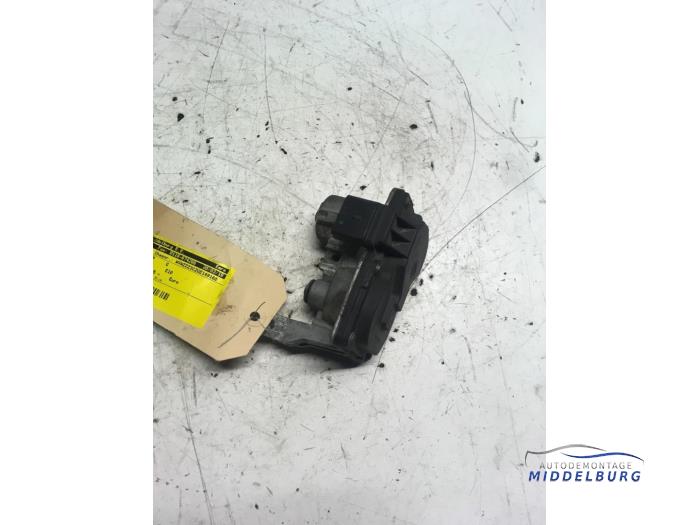 Gebrauchte Auspuff Drosselventil Volkswagen Passat (3G2) 2.0 TDI 16V 190 4Motion Preis € 39,00 Margenregelung angeboten von Autodemontagebedrijf Middelburg B.V