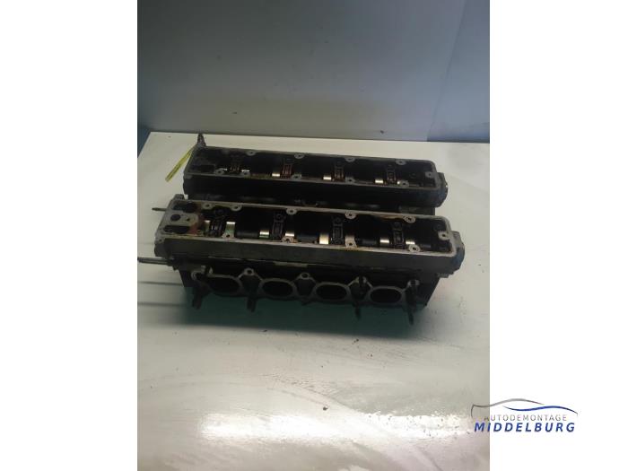 Begagnade Topplock Peugeot 307 (3A/C/D) 2.0 16V Pris € 195,00 Marginaltabell erbjuds av Autodemontagebedrijf Middelburg B.V