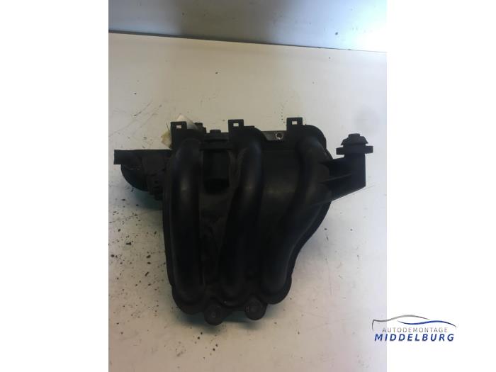 Używane Kolektor dolotowy Volkswagen Polo IV (9N1/2/3) 1.2 Cena € 15,00 Procedura marży oferowane przez Autodemontagebedrijf Middelburg B.V