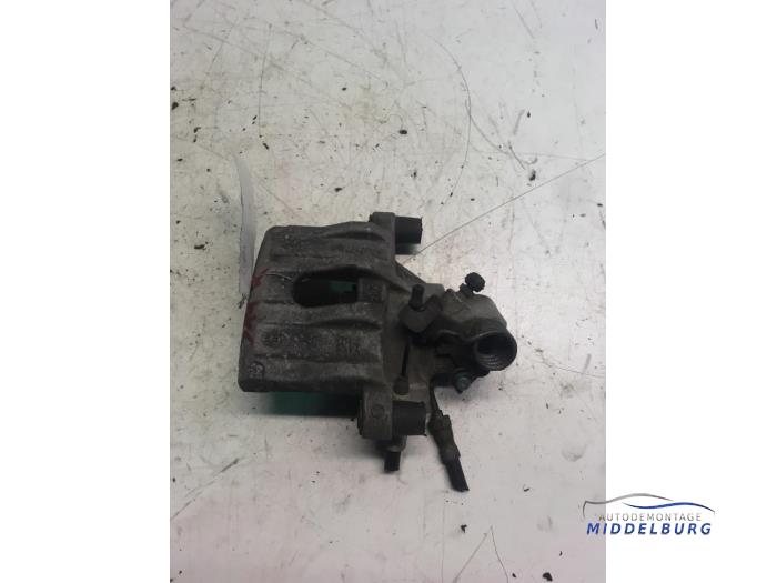 Gebrauchte Bremszange rechts hinten Ford Tourneo Connect/Grand Tourneo Connect 1.0 EcoBoost 12V Preis € 12,00 Margenregelung angeboten von Autodemontagebedrijf Middelburg B.V