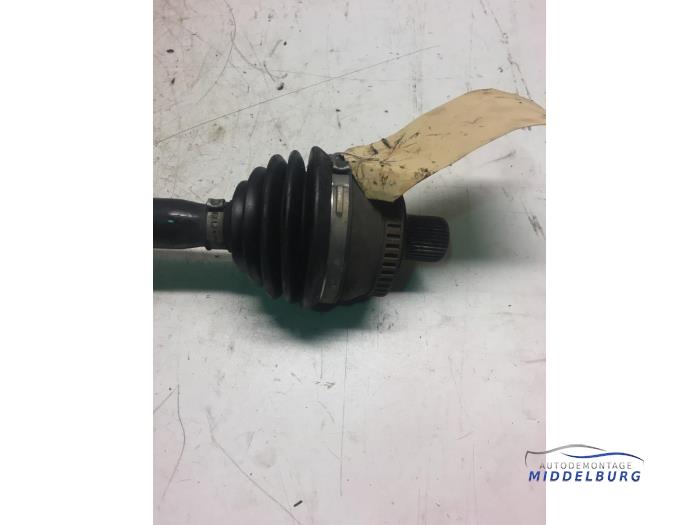 Front drive shaft, right from a Audi A4 (B6) 2.0 20V 2002