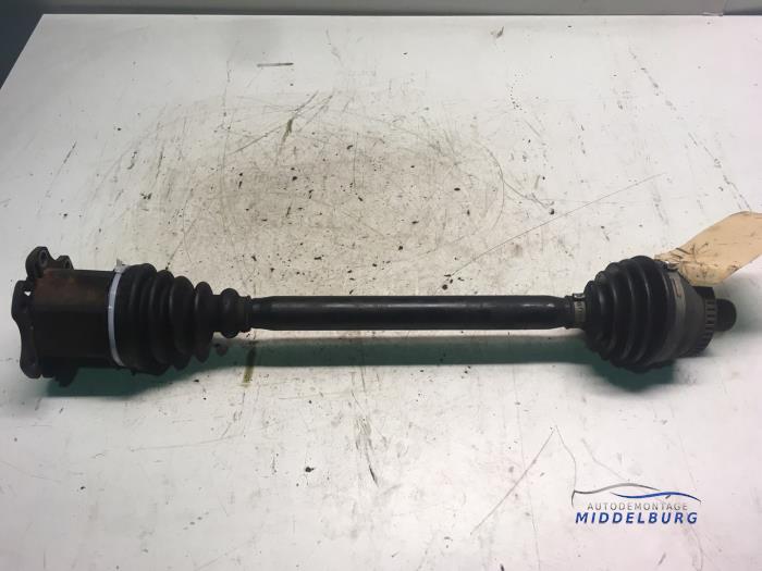 Front drive shaft, right from a Audi A4 (B6) 2.0 20V 2002