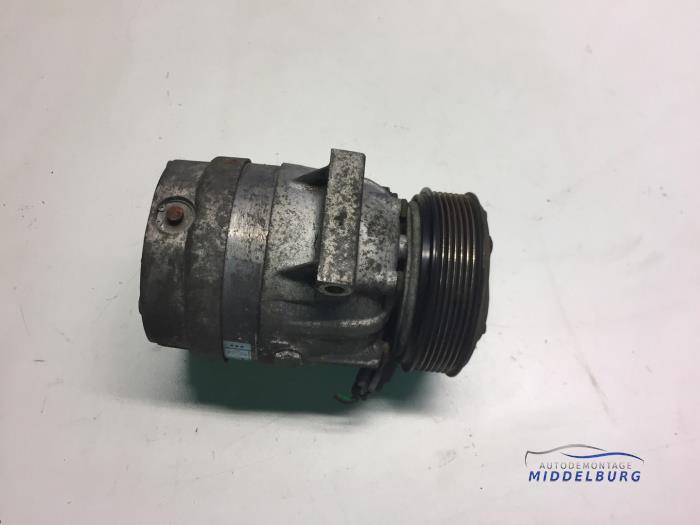 Air conditioning pump from a Opel Movano (4A1; 4A2; 4B2; 4B3; 4C2; 4C3) 2.5 CDTI 2005