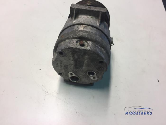 Air conditioning pump from a Opel Movano (4A1; 4A2; 4B2; 4B3; 4C2; 4C3) 2.5 CDTI 2005