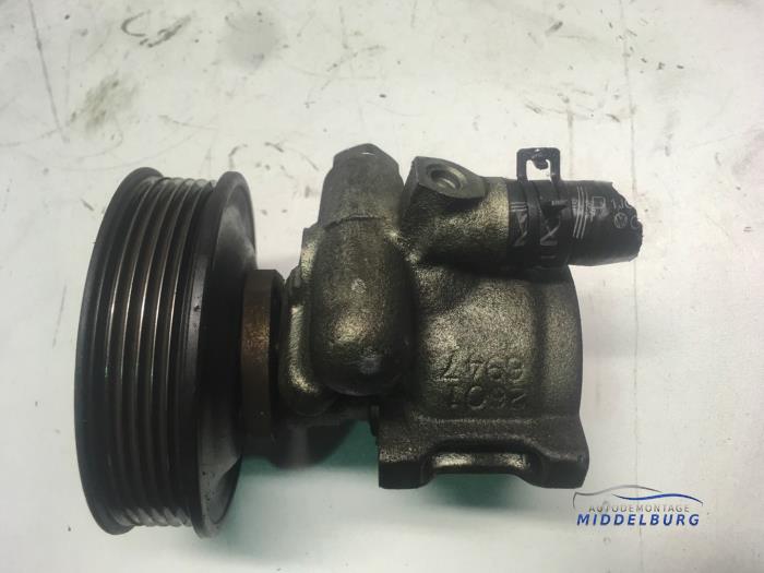Begagnade Servostyrningspump Volkswagen Golf IV (1J1) 1.4 16V Pris € 9,00 Marginaltabell erbjuds av Autodemontagebedrijf Middelburg B.V