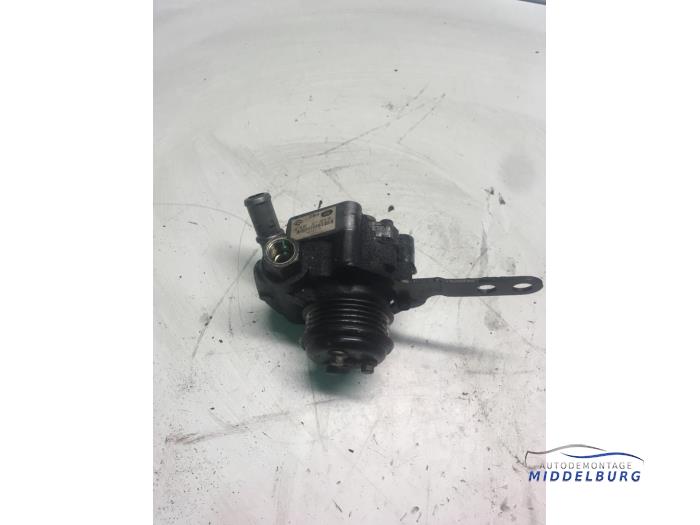 Usagé Pompe de direction Ford Mondeo III 2.0 TDCi 130 16V Prix € 29,00 Règlement à la marge proposé par Autodemontagebedrijf Middelburg B.V