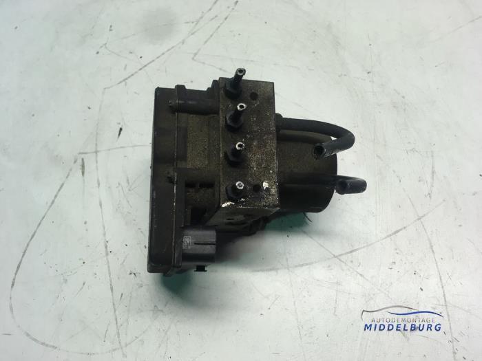 Gebrauchte ABS Pumpe Audi A4 Avant (B7) 2.0 TDI 16V Preis € 23,00 Margenregelung angeboten von Autodemontagebedrijf Middelburg B.V